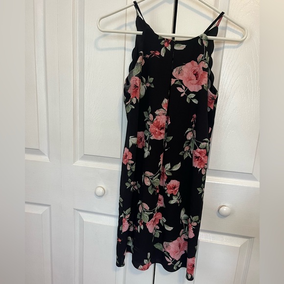 Halter style with small pleat in front A frame style dress - Picture 1 of 3